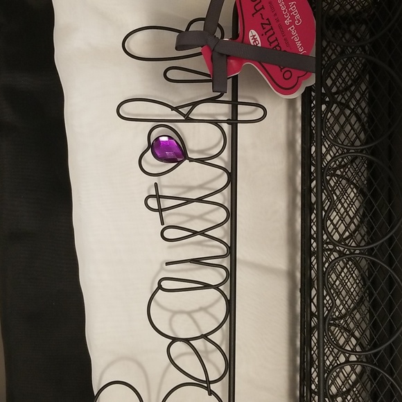 Accessories - Picture 6 of 9